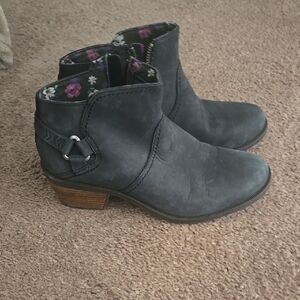 Teva Women's Gray Ankle Boots